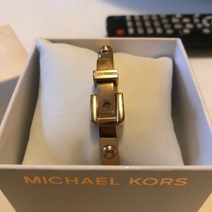Micheal kors rose gold bangle